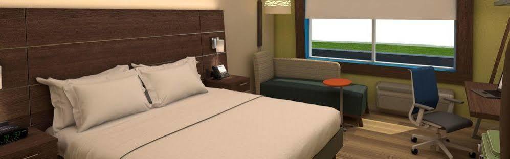 Holiday Inn Express & Suites - Hendersonville Se - Flat Rock By Ihg Екстериор снимка