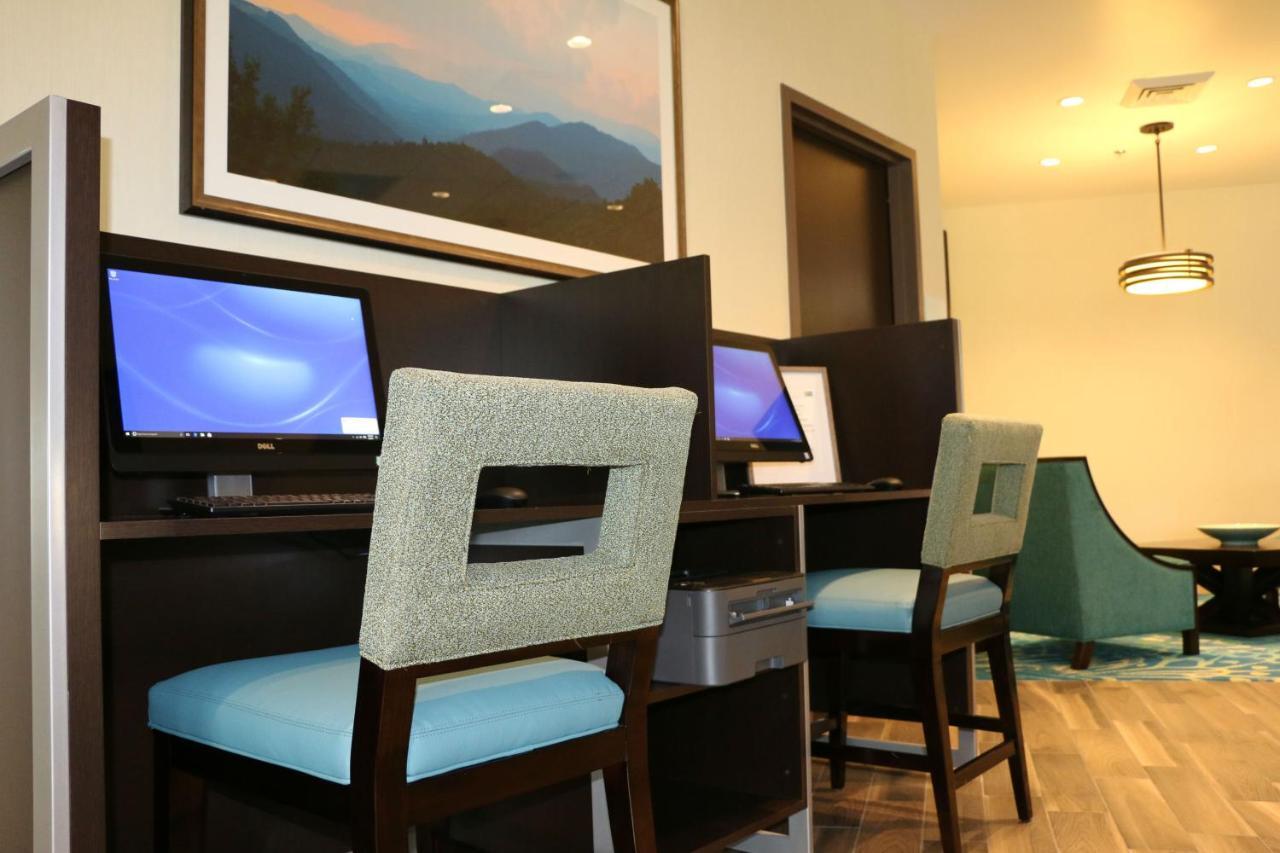 Holiday Inn Express & Suites - Hendersonville Se - Flat Rock By Ihg Екстериор снимка