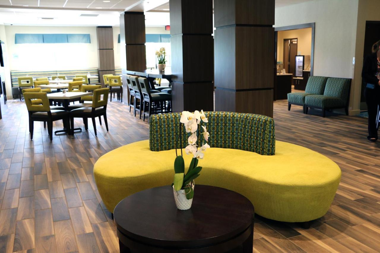 Holiday Inn Express & Suites - Hendersonville Se - Flat Rock By Ihg Екстериор снимка