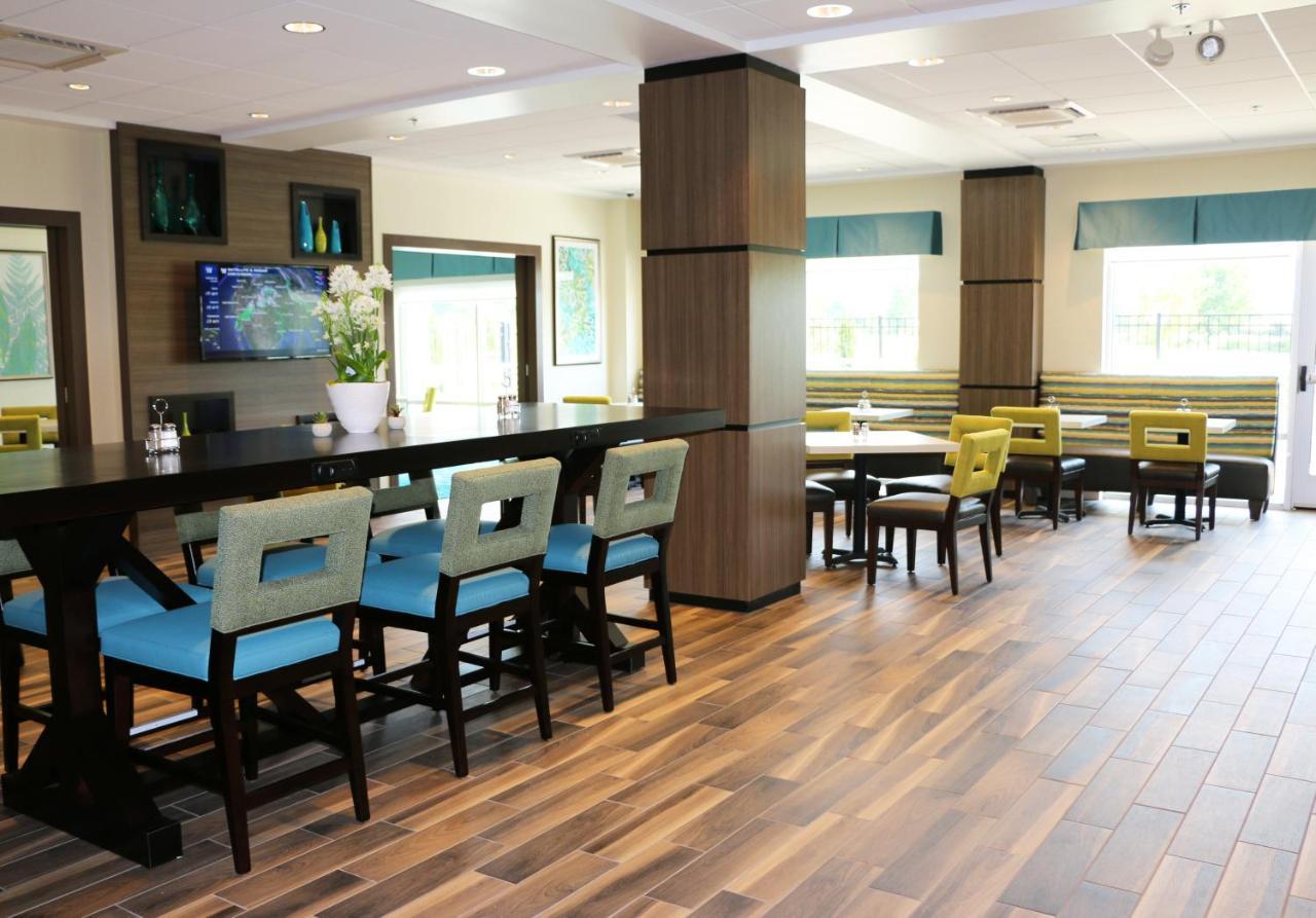 Holiday Inn Express & Suites - Hendersonville Se - Flat Rock By Ihg Екстериор снимка