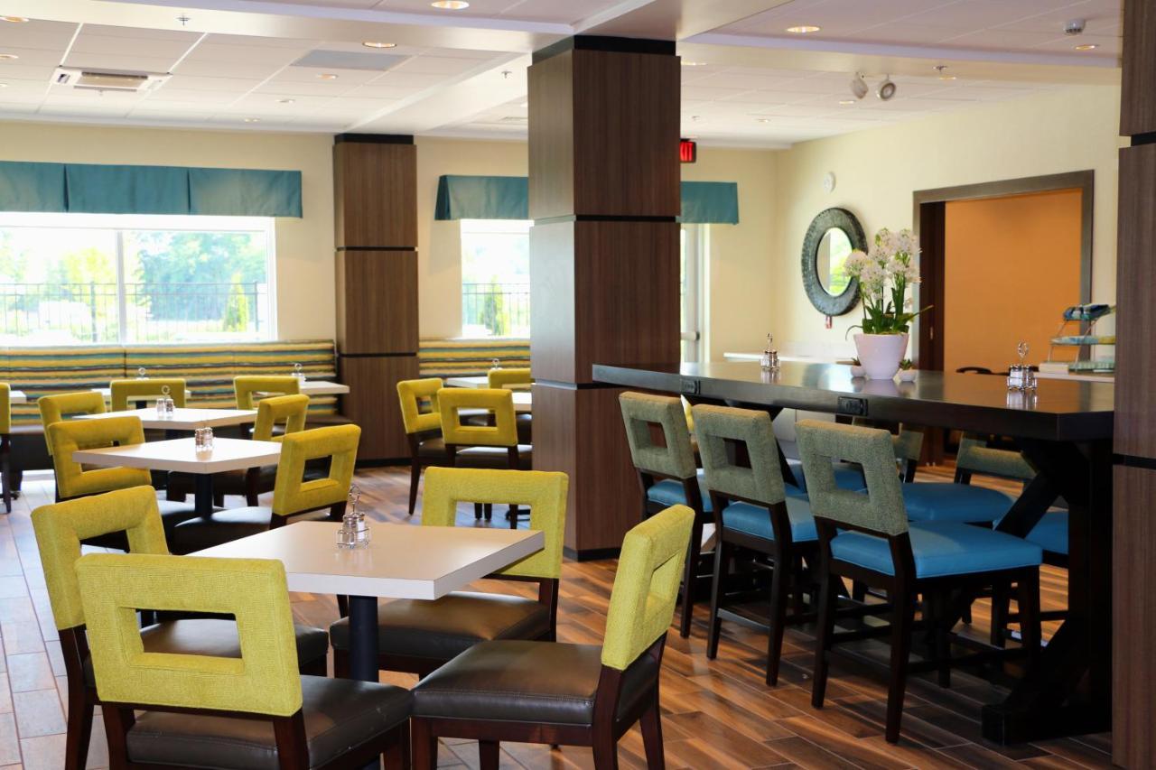 Holiday Inn Express & Suites - Hendersonville Se - Flat Rock By Ihg Екстериор снимка