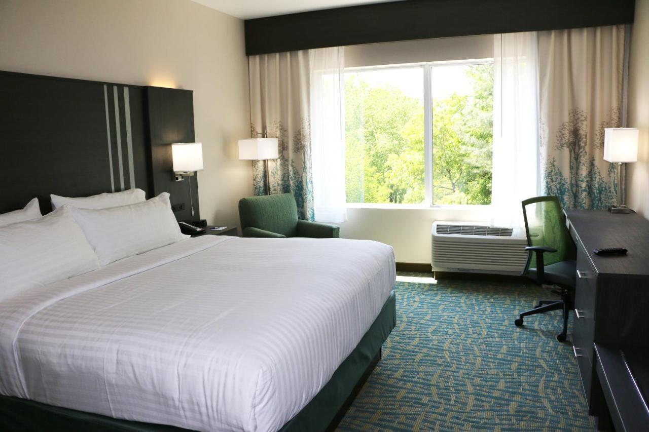 Holiday Inn Express & Suites - Hendersonville Se - Flat Rock By Ihg Екстериор снимка
